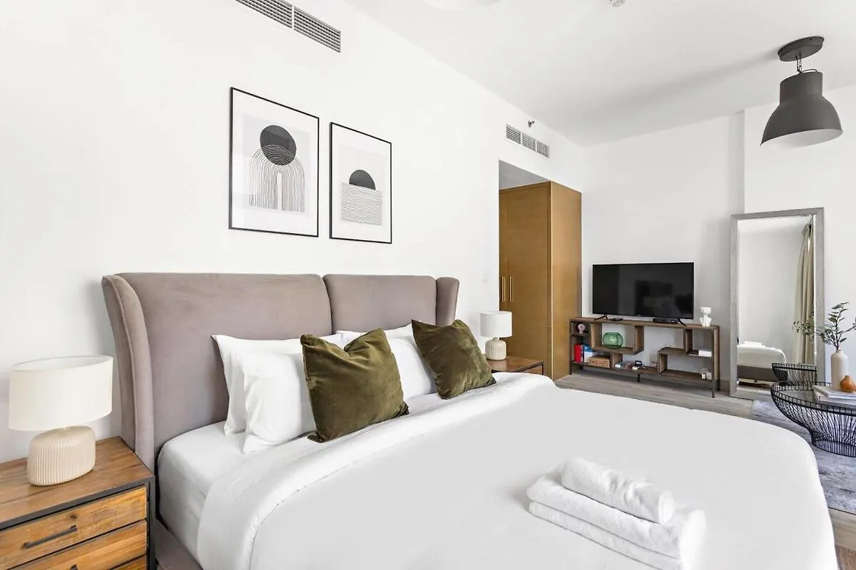 Silkhaus Chic Studio Burj Khalifa Short Walk Apartment Dubai