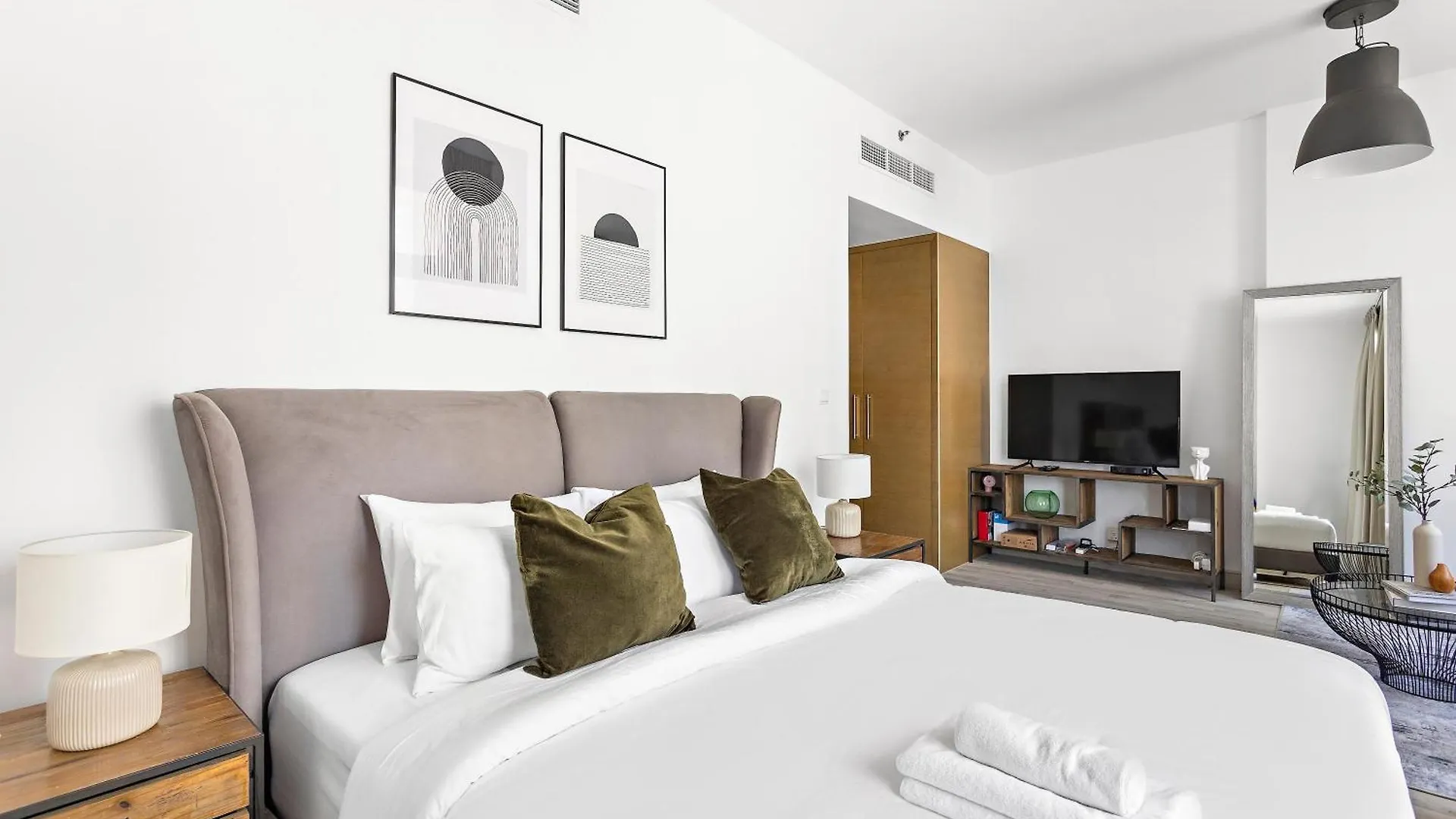 Silkhaus Chic Studio Burj Khalifa Short Walk Apartment Dubai