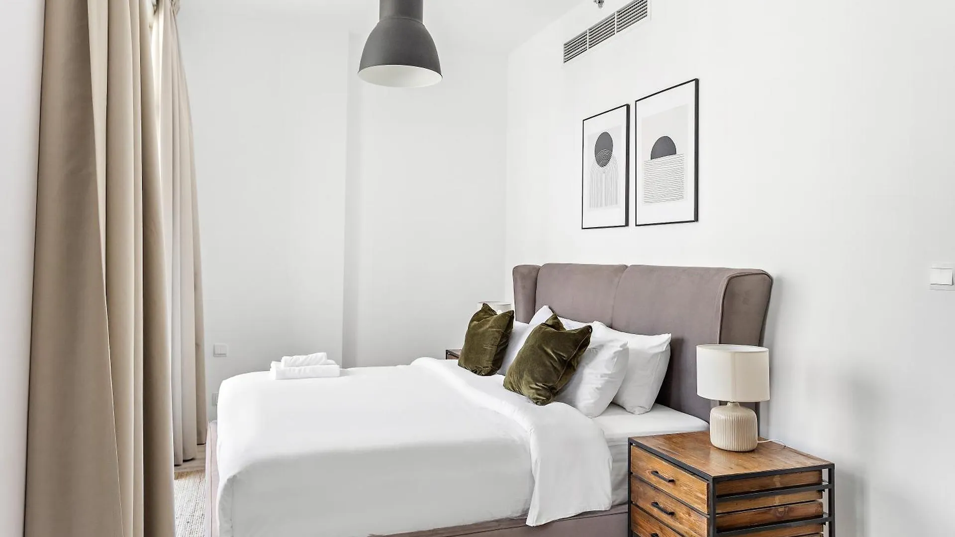 Silkhaus Chic Studio Burj Khalifa Short Walk Apartment Dubai 0*,