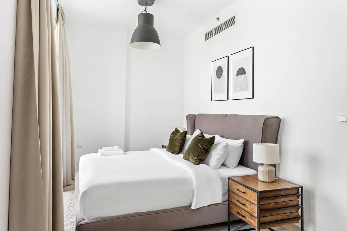 Silkhaus Chic Studio Burj Khalifa Short Walk Apartment Dubai